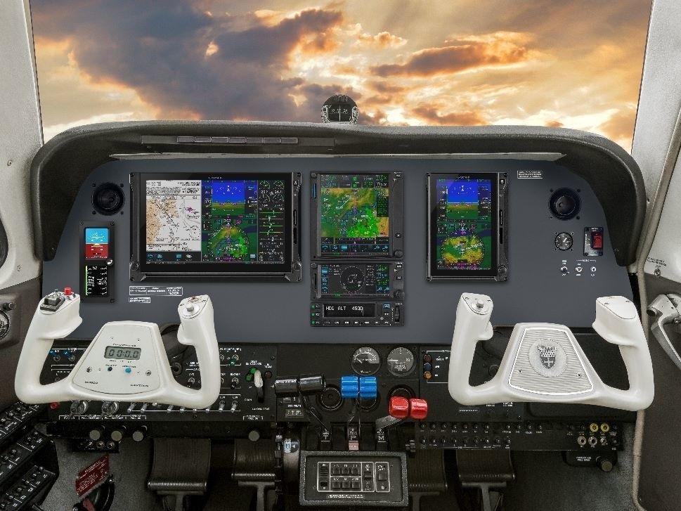 TXi Series Flight Displays in a Beech Baron Piston Single aircraft