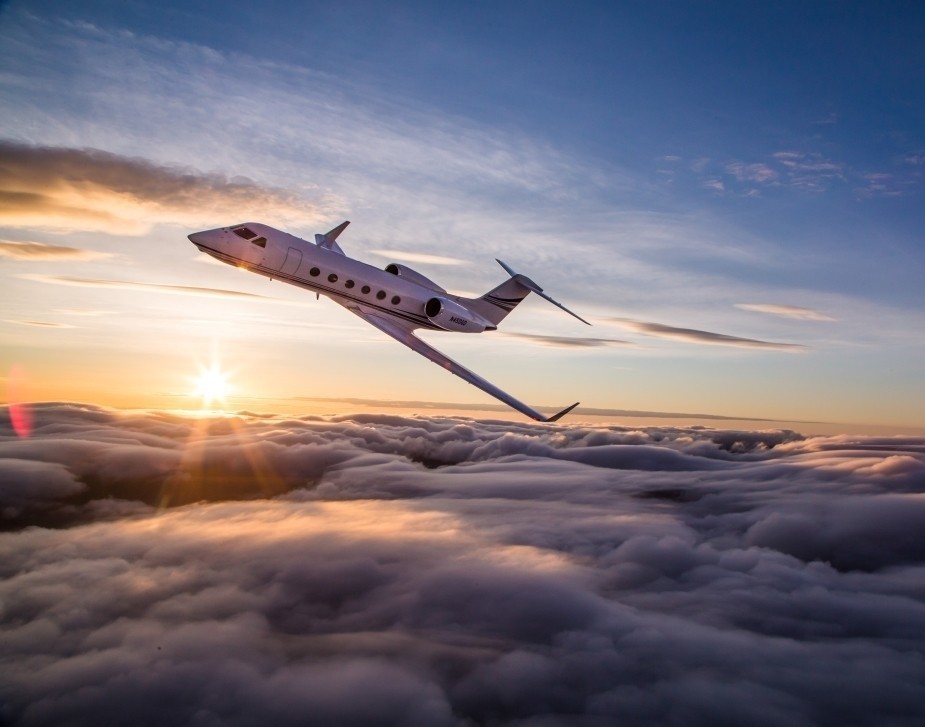 Gulfstream Large Cabin Private Jet