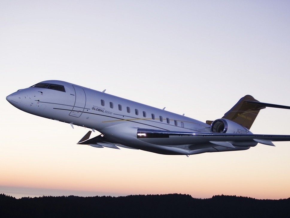 Bombardier Global 5000 private jet in-flight