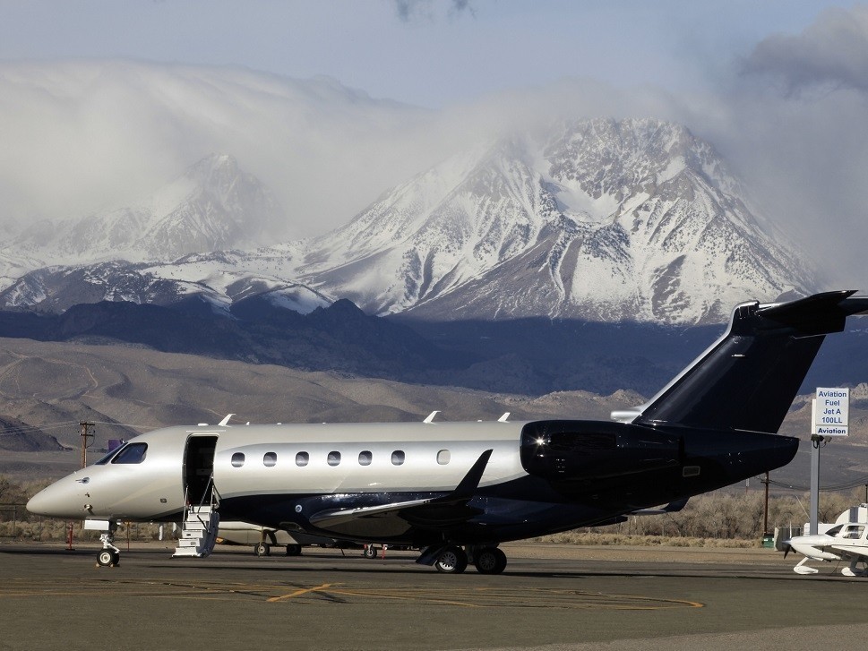 Embraer Legacy 500 super mid-size jet waits for passengers
