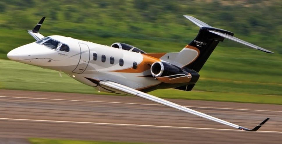 Embraer Phenom 300 jet