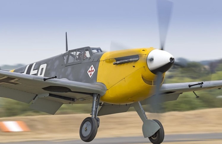 Hispano Aviación HA-1112 Exterior