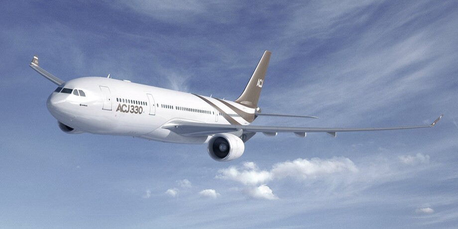 Airbus ACJ330 In the sky