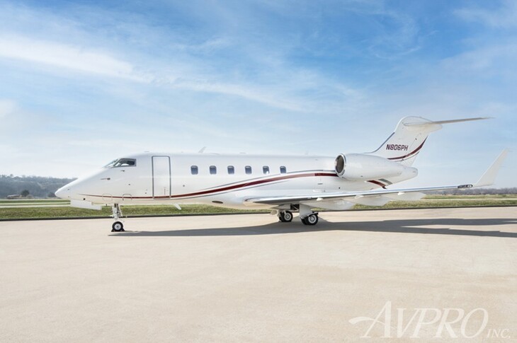 Bombardier Challenger 300 Exterior