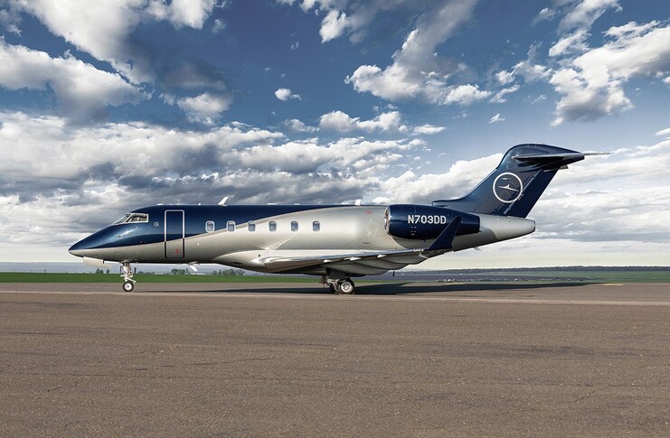 Bombardier Challenger 300 Exterior