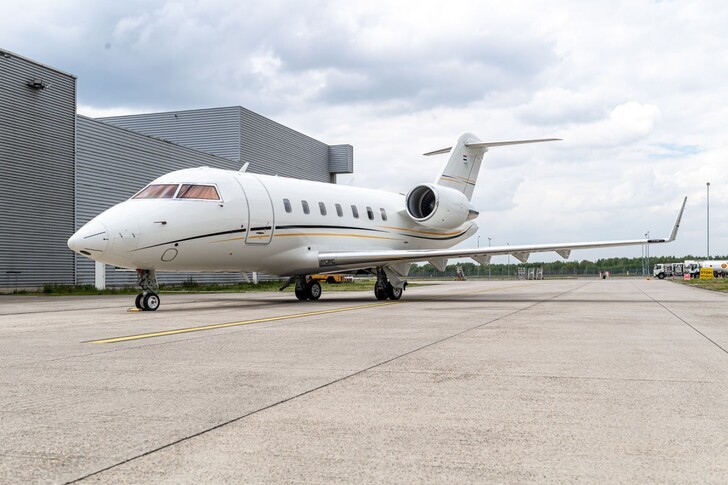 Bombardier Challenger 605 Exterior
