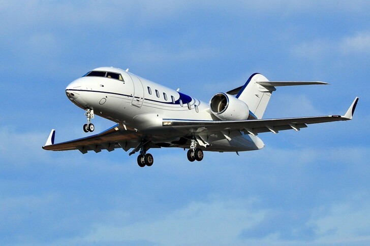 Bombardier Challenger 650 In the sky