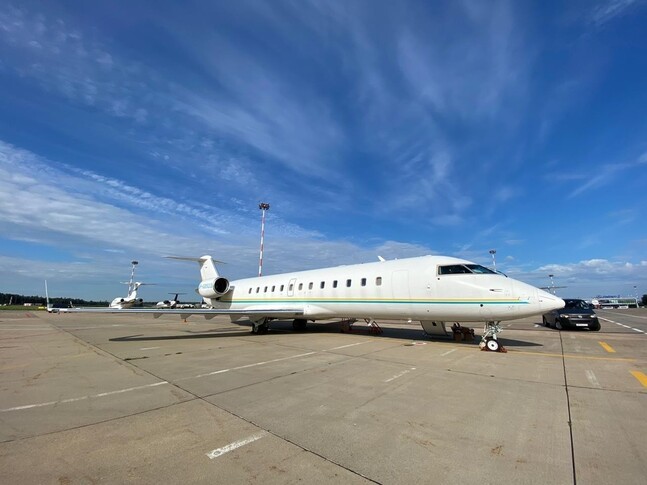 Bombardier Challenger 850 Exterior