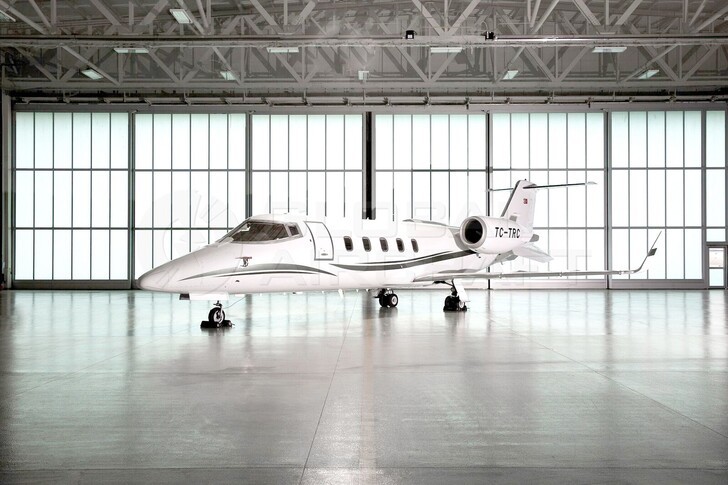 Bombardier Learjet 60XR Exterior