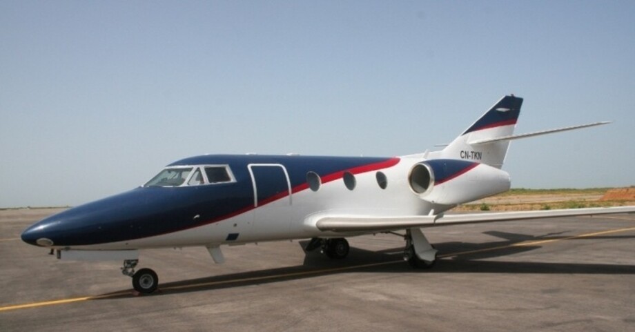 Dassault Falcon 10 Exterior
