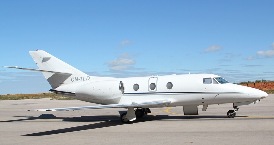 Dassault Falcon 10 Exterior