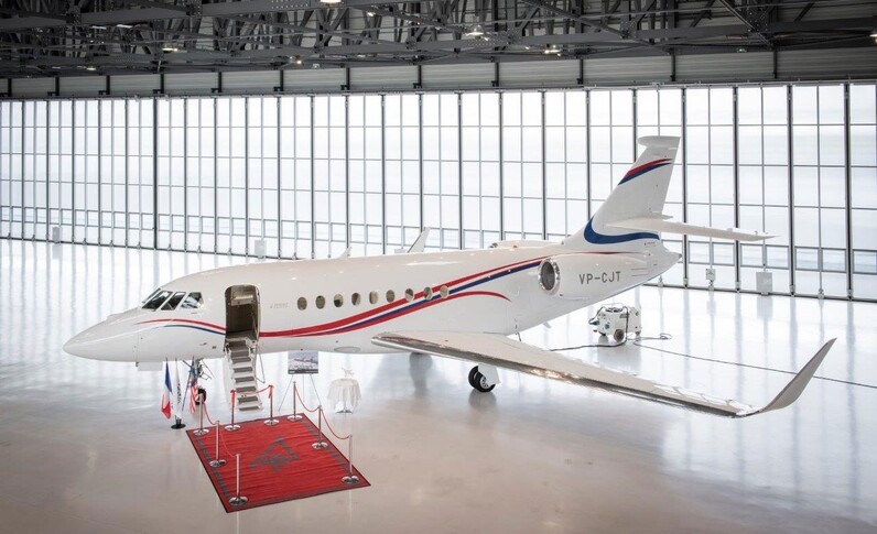 Dassault Falcon 2000LXS In Hangar