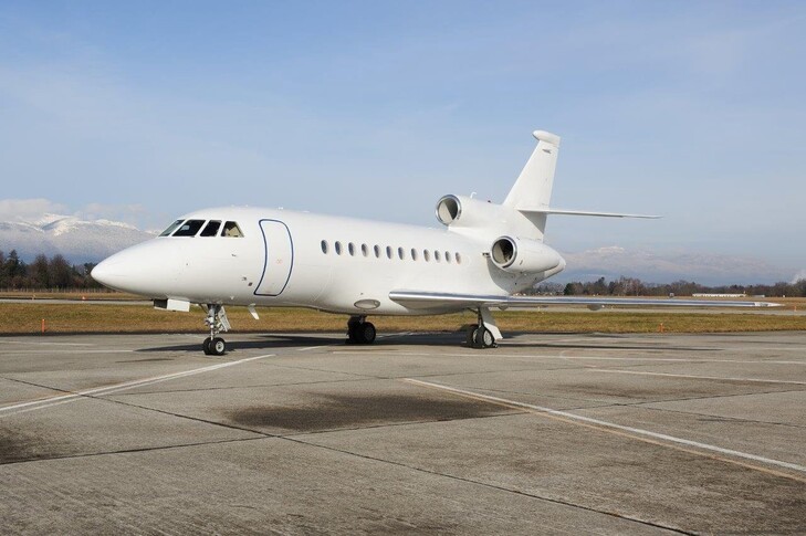 Dassault Falcon 900DX Exterior