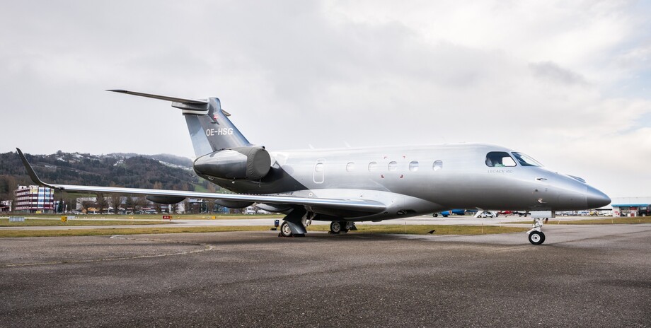 Embraer Legacy 450 Exterior