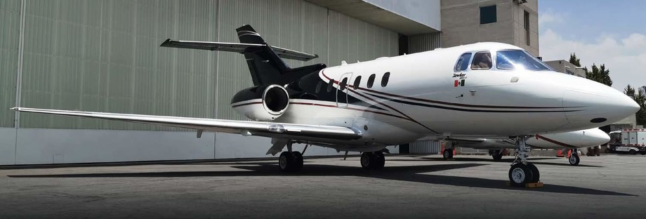Hawker 800XP Exterior
