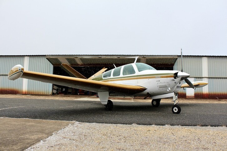Beechcraft B35 Bonanza Exterior
