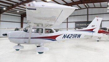 Cessna 172SP Skyhawk In Hangar