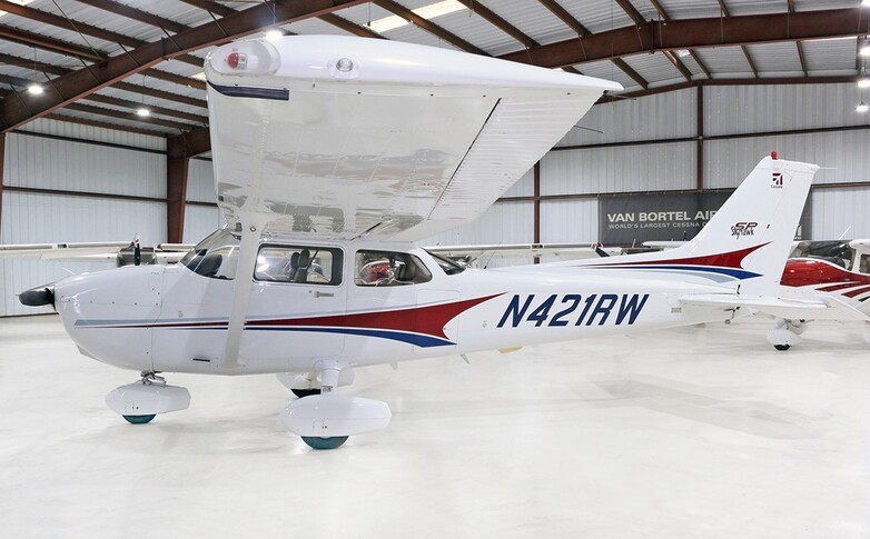 Cessna 172SP Skyhawk In Hangar