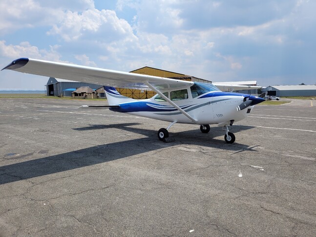 Cessna 182 Exterior