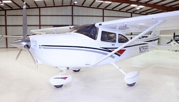 Cessna 182S Skylane In Hangar