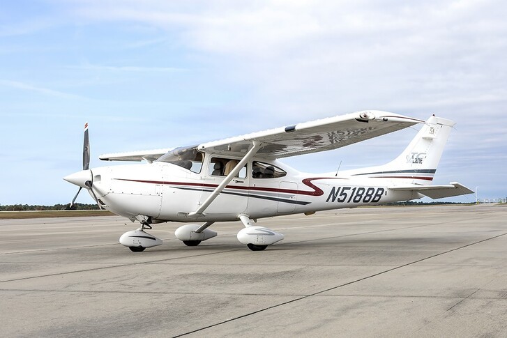 Cessna 182T Skylane Exterior