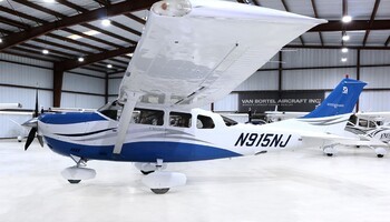 Cessna Turbo 206H Stationair In Hangar