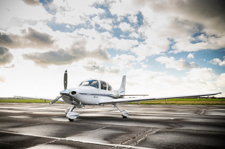 Cirrus SR22 Exterior