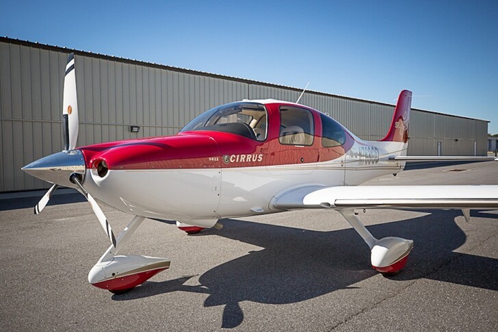 Cirrus SR22 Exterior