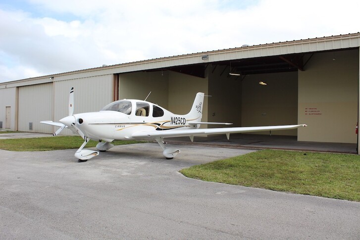 Cirrus SR22 G2 Exterior