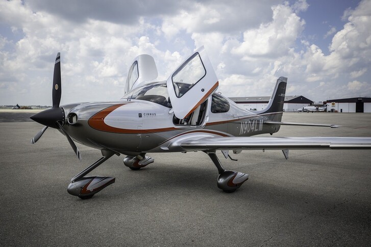 Cirrus SR22 G3 GTS Exterior