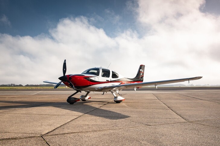 Cirrus SR22 G6 Exterior