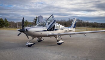Cirrus SR22 G6 Exterior