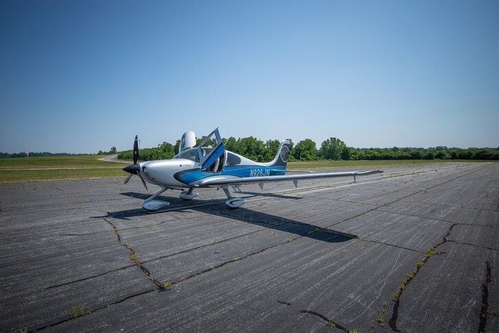 Cirrus SR22 G5 GTS Exterior