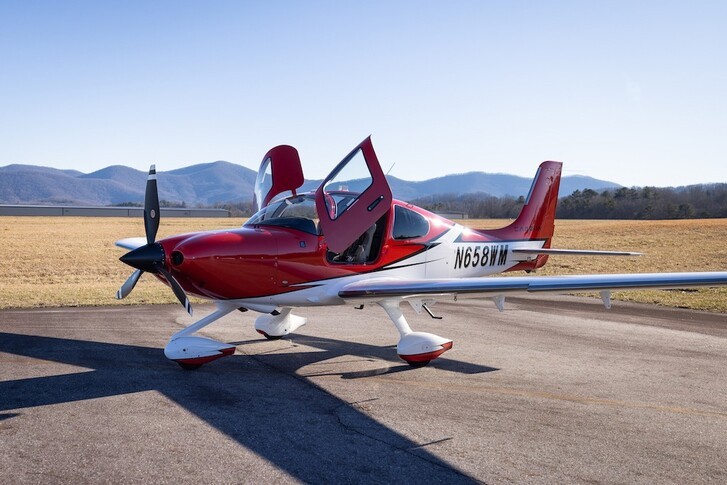 Cirrus SR22T G6 GTS Exterior