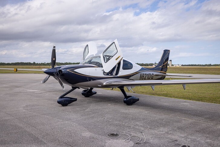 Cirrus SR22T G6 GTS Exterior