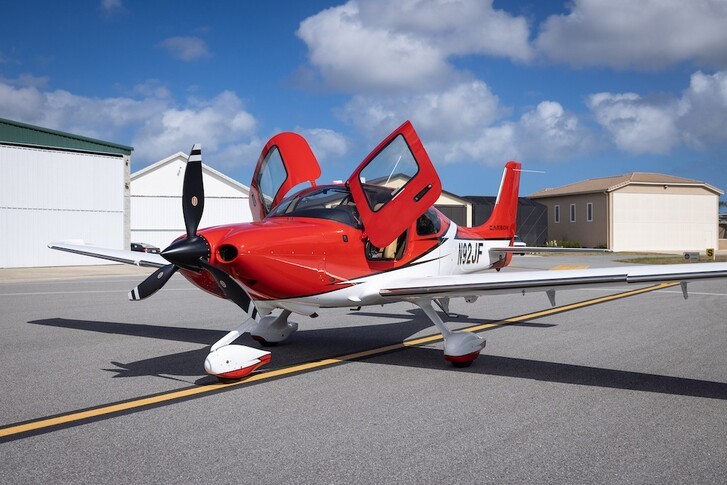 Cirrus SR22T G6 GTS Exterior