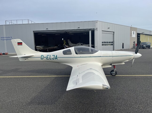 Lancair 235 Exterior