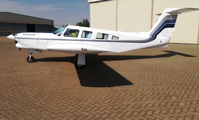 Piper Lance II Exterior