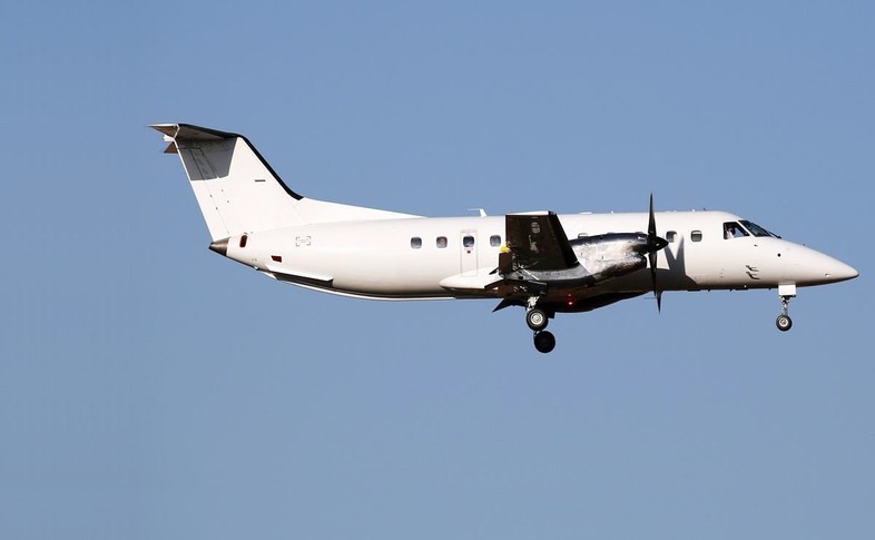 Embraer EMB-120 In the sky