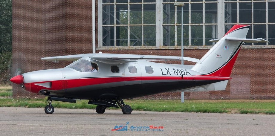Extra Aircraft EA 500 Exterior