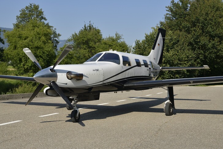 Piper JetProp Exterior