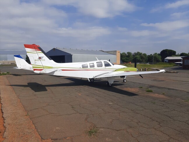 Beechcraft 58P Baron Exterior