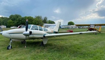Beechcraft A55 Baron Exterior