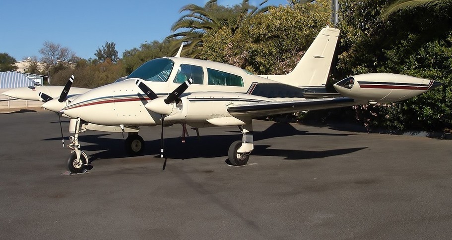 Cessna 310 Exterior