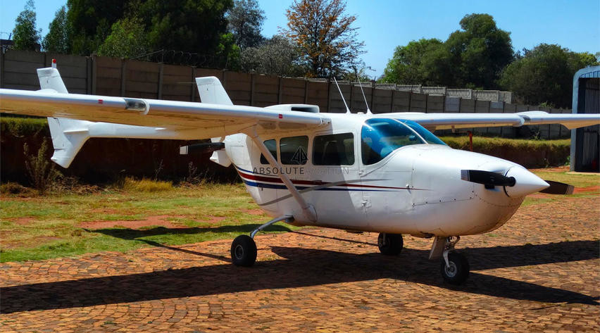 Cessna 337 Exterior