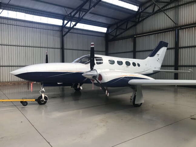 Cessna 421 Exterior