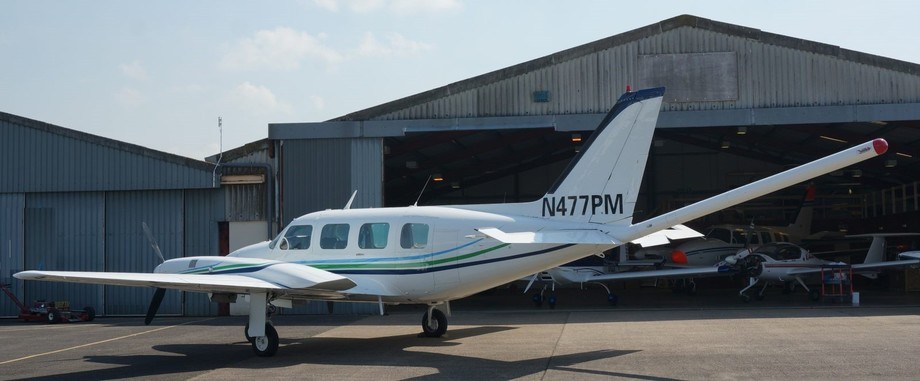 1973 piper navajo exterior