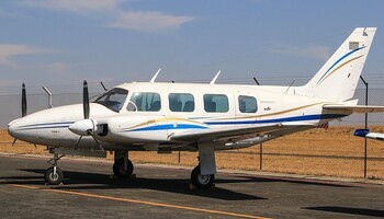 Piper Navajo Exterior