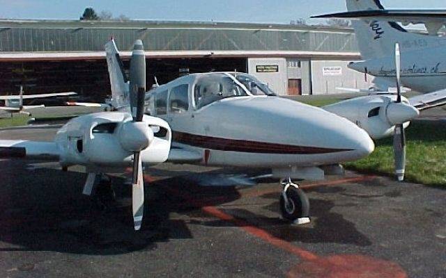 Piper Seneca I Exterior