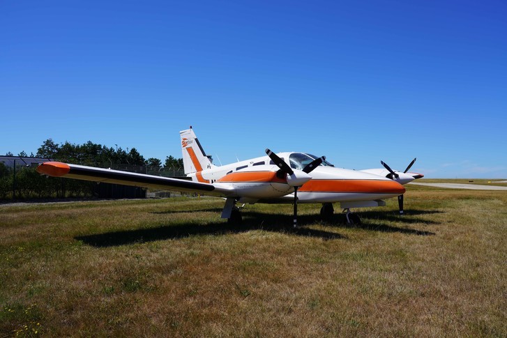 Piper Seneca II Exterior